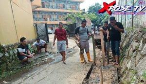 Kerja bakti warga rawabuntu