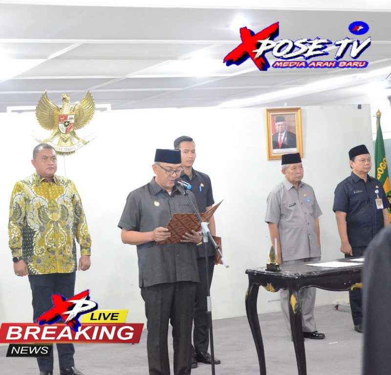 Tingkatkan kinerja pemerintah, Plt, Bupati Bogor Iwan Setiawan melantik Eselon III dan IV.