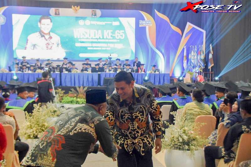 Wisuda ke-64 UN PGRI 