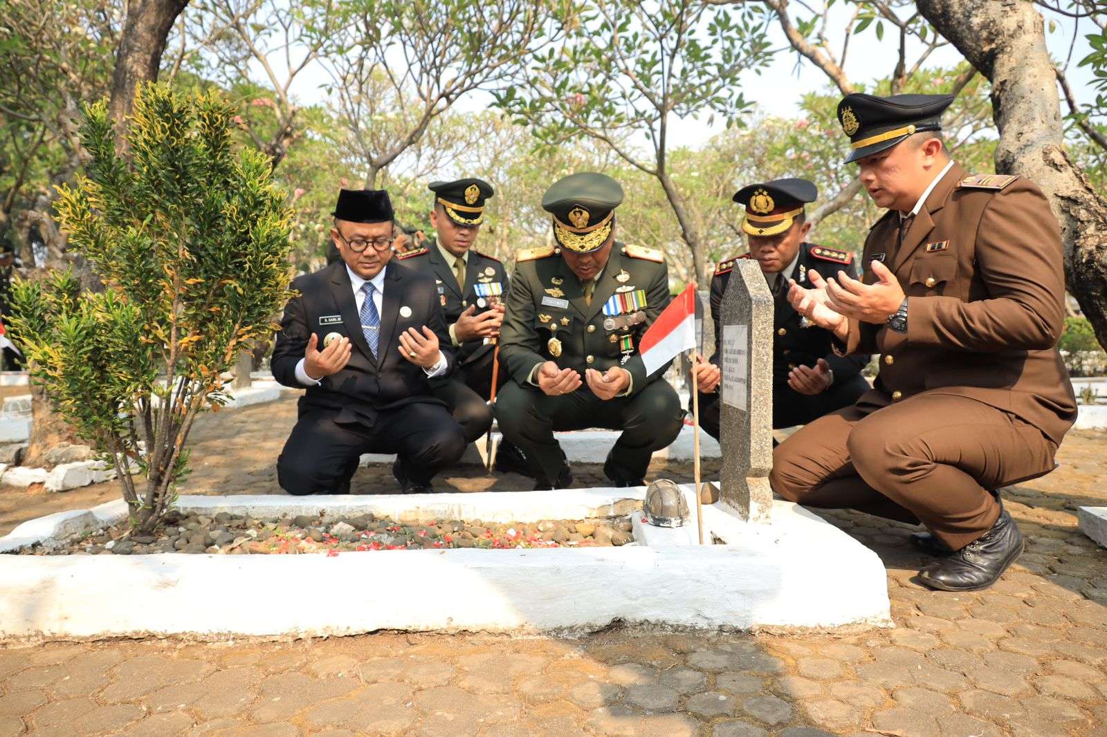 Ziarah makam pahlawan