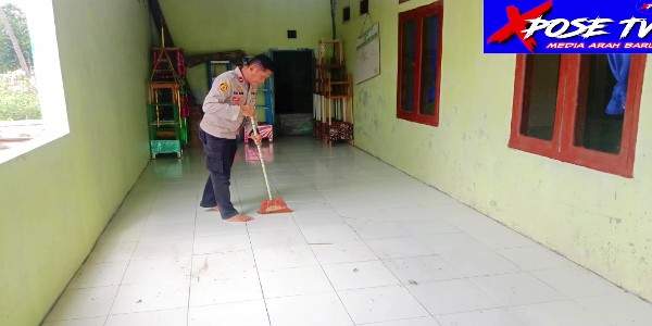 Menjelang Ramadhan Kapolsek Paguyaman Pantai Ipda Dedi Maadi S.sos Bersama Anggota Melaksanakan Bakti Sosial.