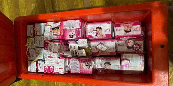 Dua Pengedar Kosmetik