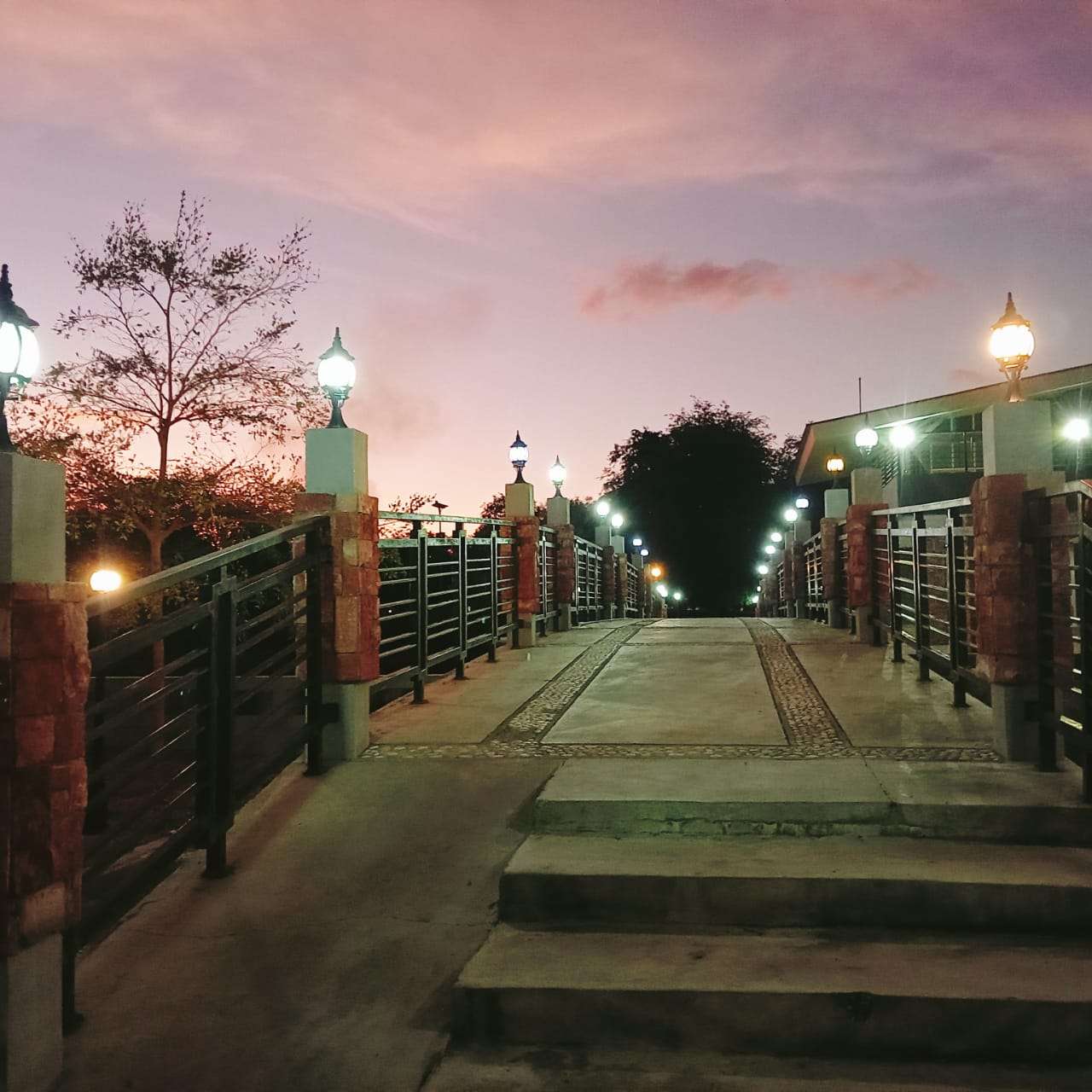 Lampu Taman Pantai Wini Yang rampung di perbaiki