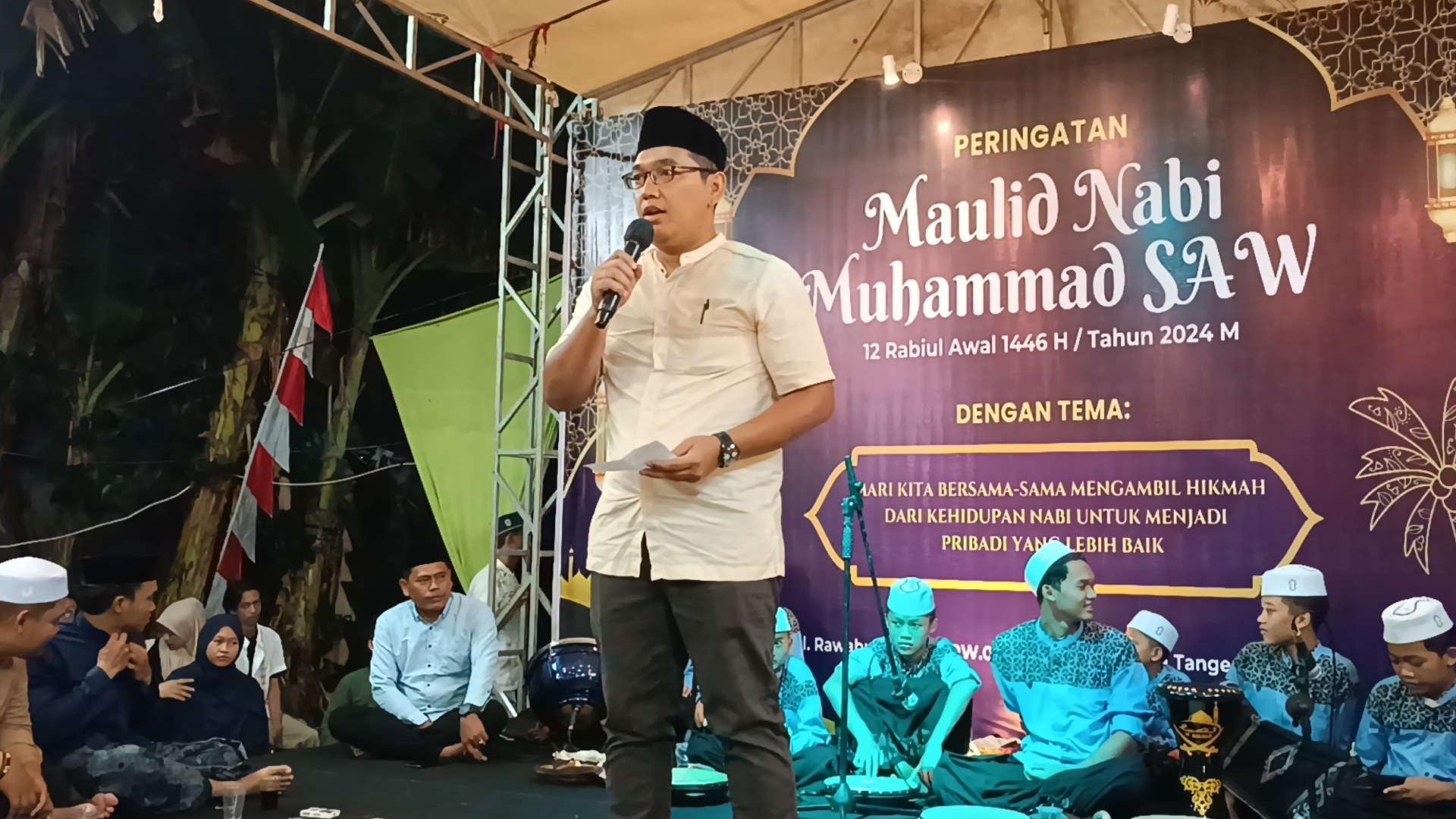 Warga kelurahan Rawabuntu