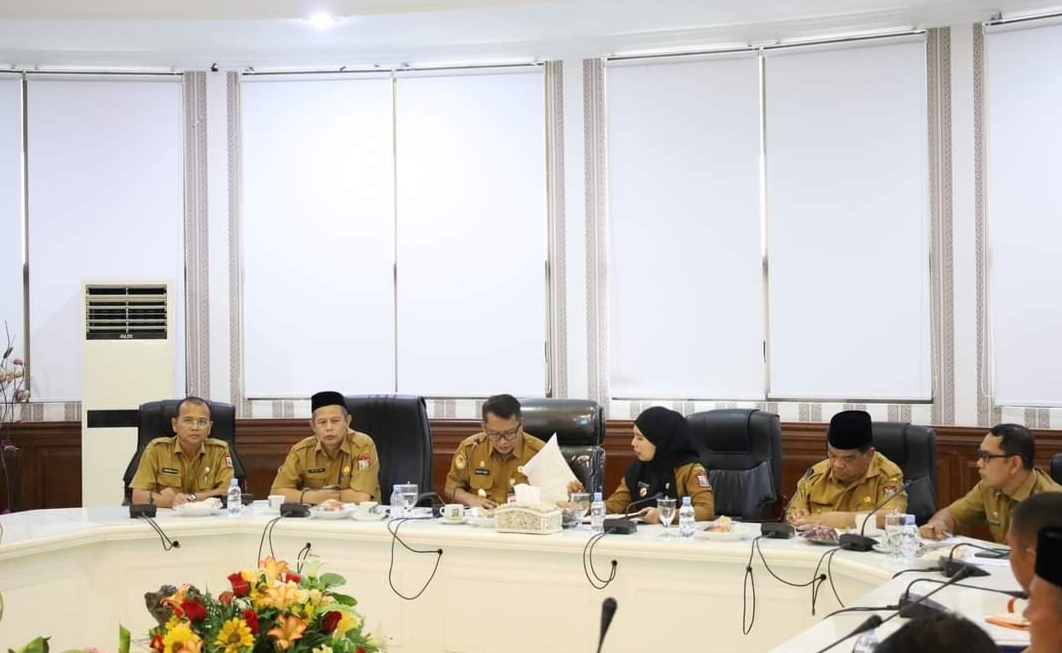 Baharuddin Pabba Membuka Rapat Pembinaan Penyelenggaraan Pemerintahan Kecamatan dan Kelurahan