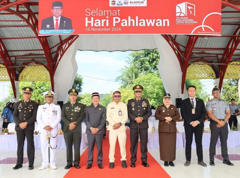 Foto Bersama Peringatan Hari Pahlawan