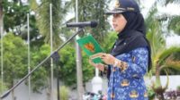 Nurmalini Marpaung Memimpin Upacara HUT Ke-53 KORPRI