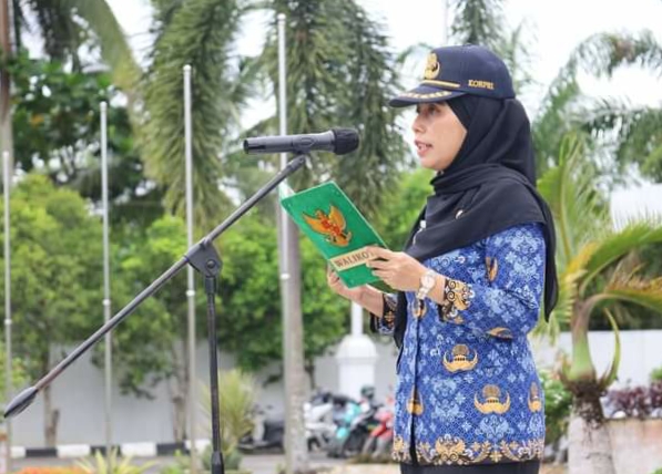 Nurmalini Marpaung Memimpin Upacara HUT Ke-53 KORPRI