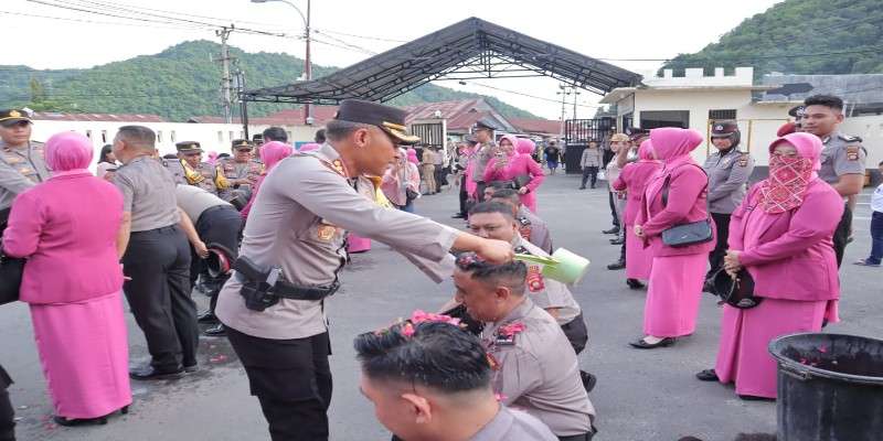 Kapolresta Pimpin Upacara Kenaikan Pangkat 40 Personel