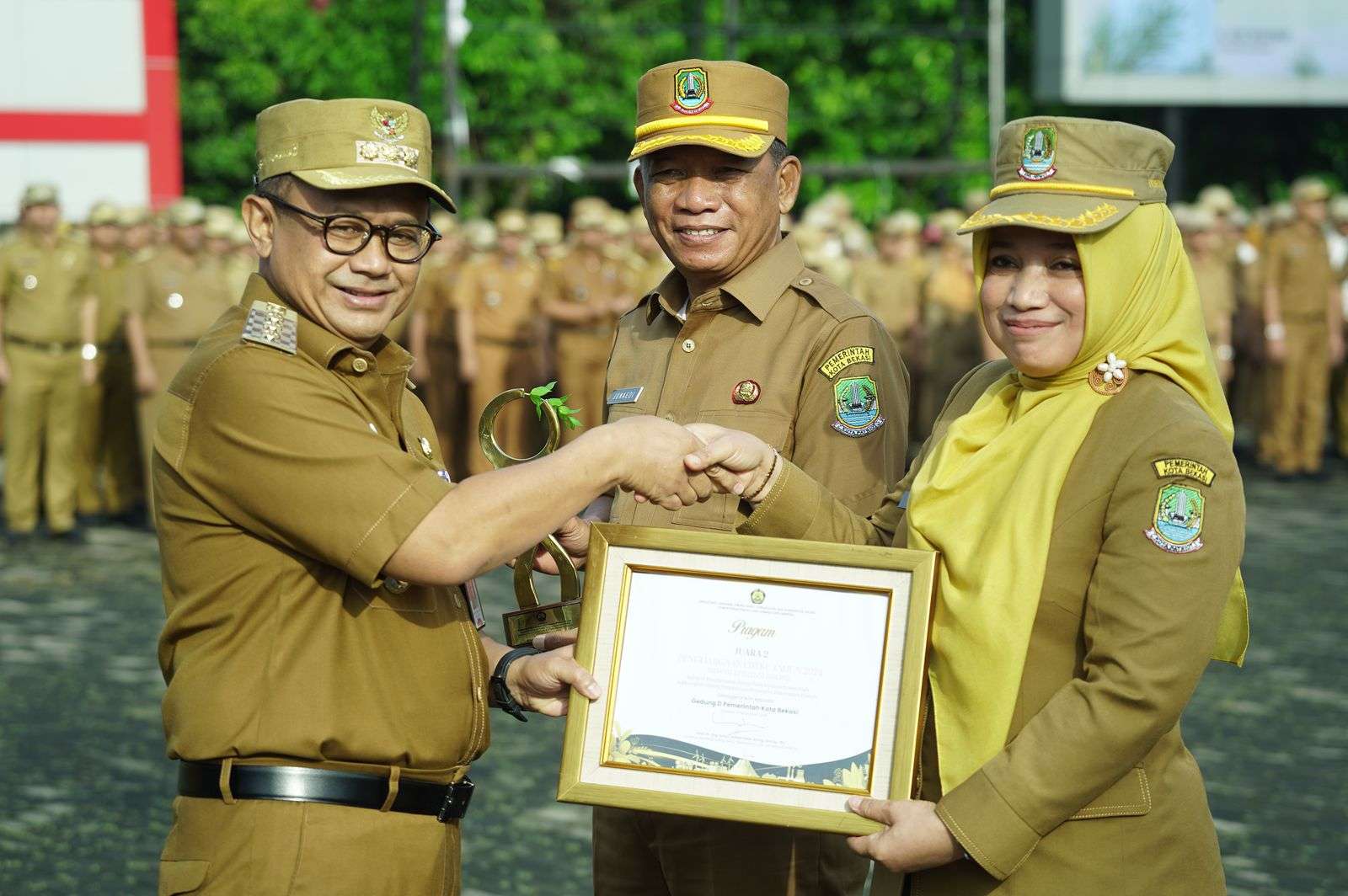 Pemberian penghargaan 