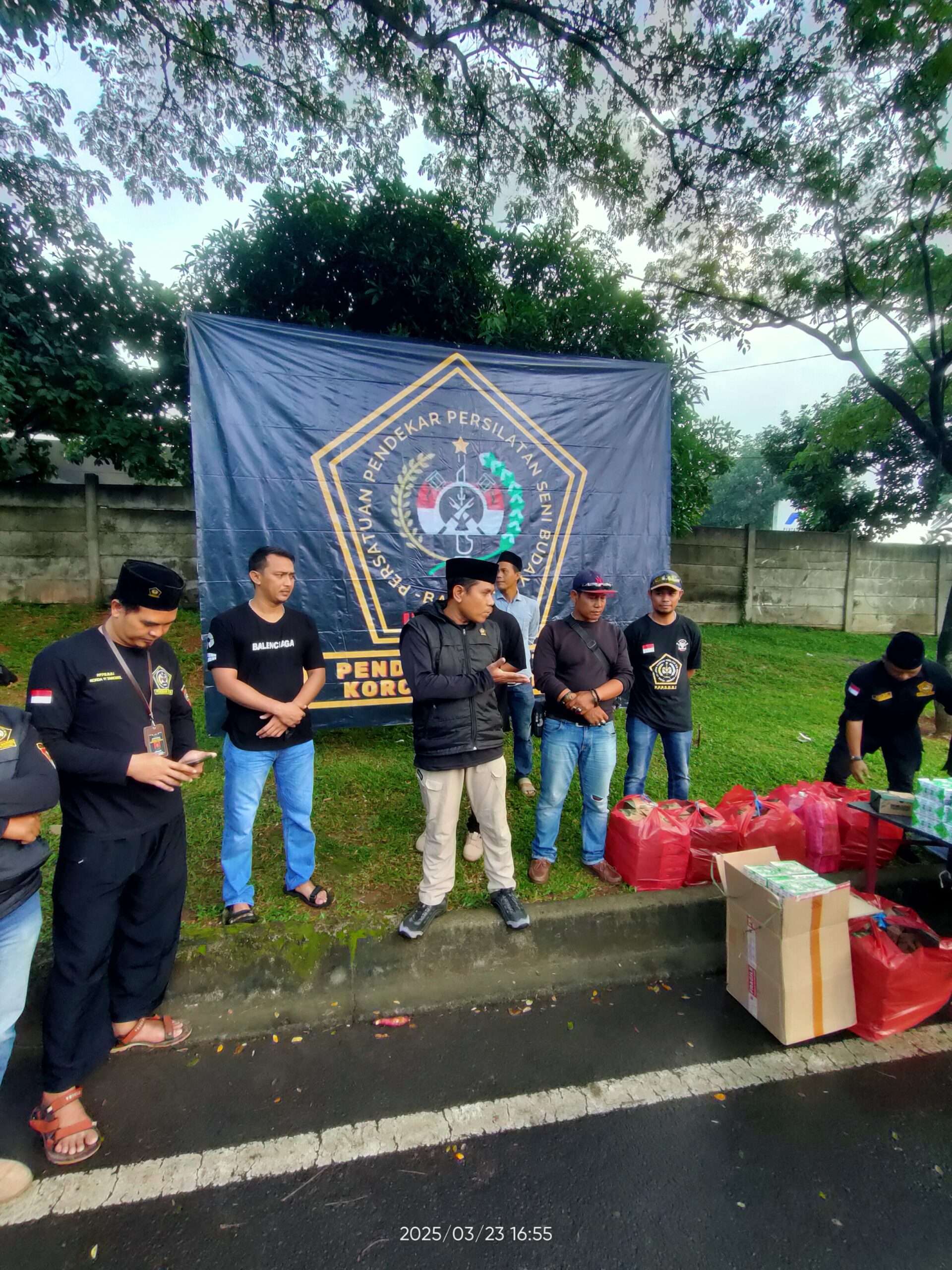 700 paket takjil gratis