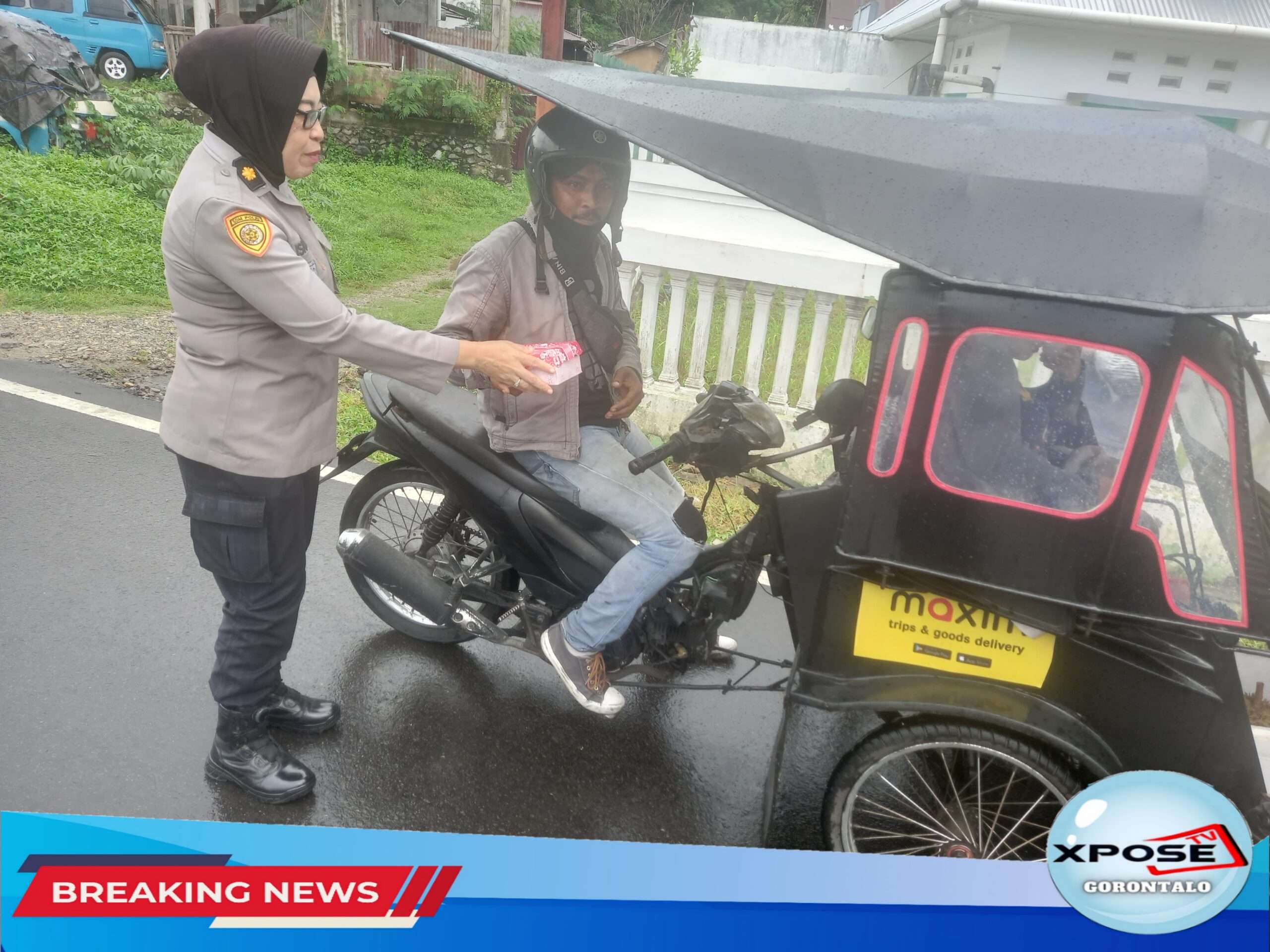 Jelang Buka Puasa, Srikandi Polresta Gorontalo Kota Bagikan Takjil