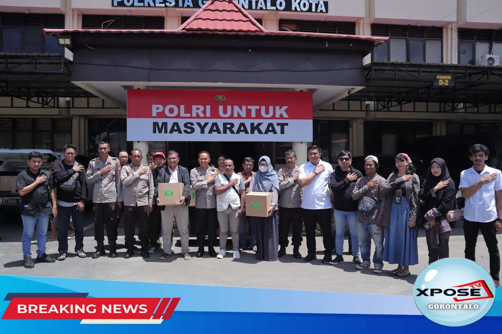 Pererat Sinergi, Kapolresta Gorontalo Kota Bagi Bingkisan Lebaran Kepada Jurnalis