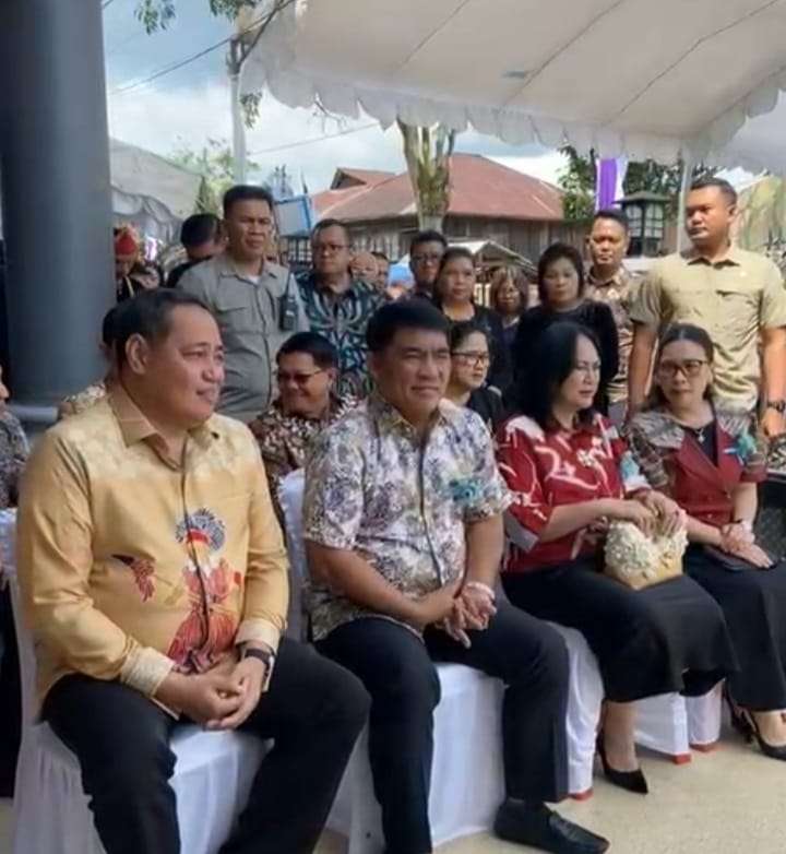 Gubernur Resmikan Gedung Pastori Dan Konsistori GMIM Eben Haezar Panasen