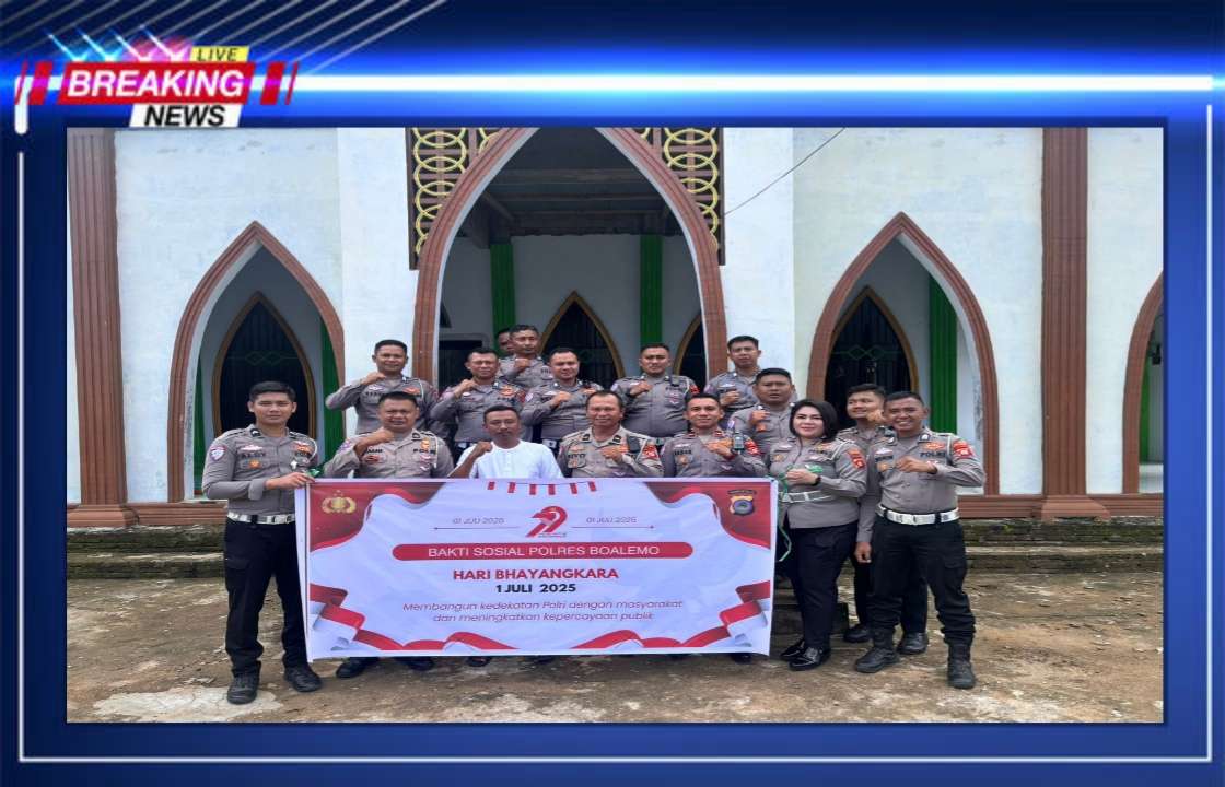 Satlantas Polres Boalemo Bersihkan Tempat Ibadah Sambut HUT Bhayangkara ke-79