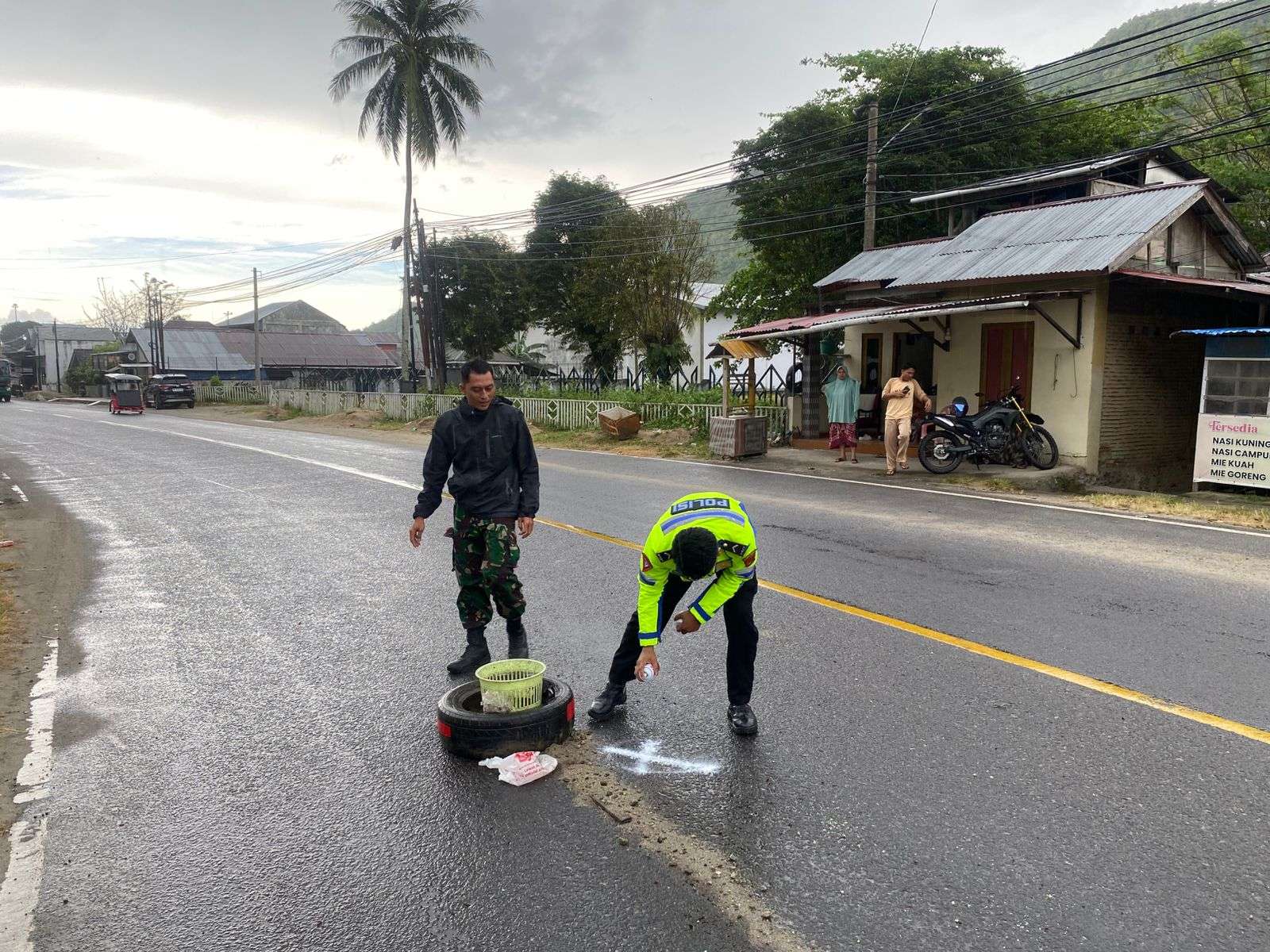 Sat lantas Polresta Gorontalo Kota Lakukan Olah TKP Lakalantas Yang Mengakibatkan 1 Orang MD