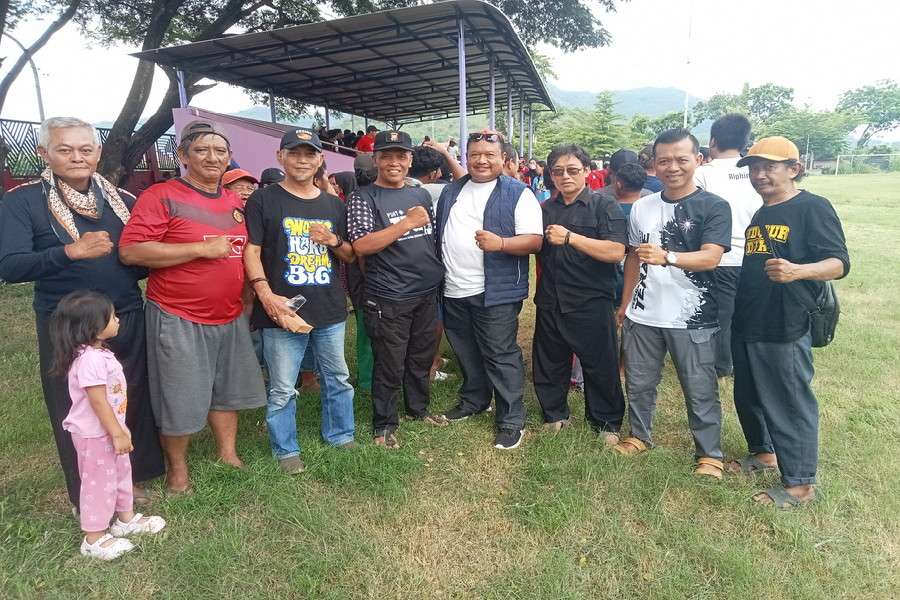 Bersih-Bersih Lapangan Banteng