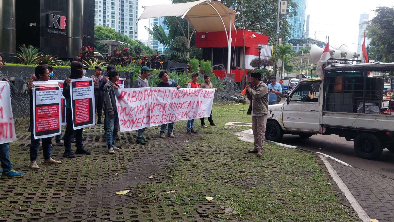 Tuntutan Massa: Periksa TAPD dan Pimpinan Tertinggi Kabupaten OKU